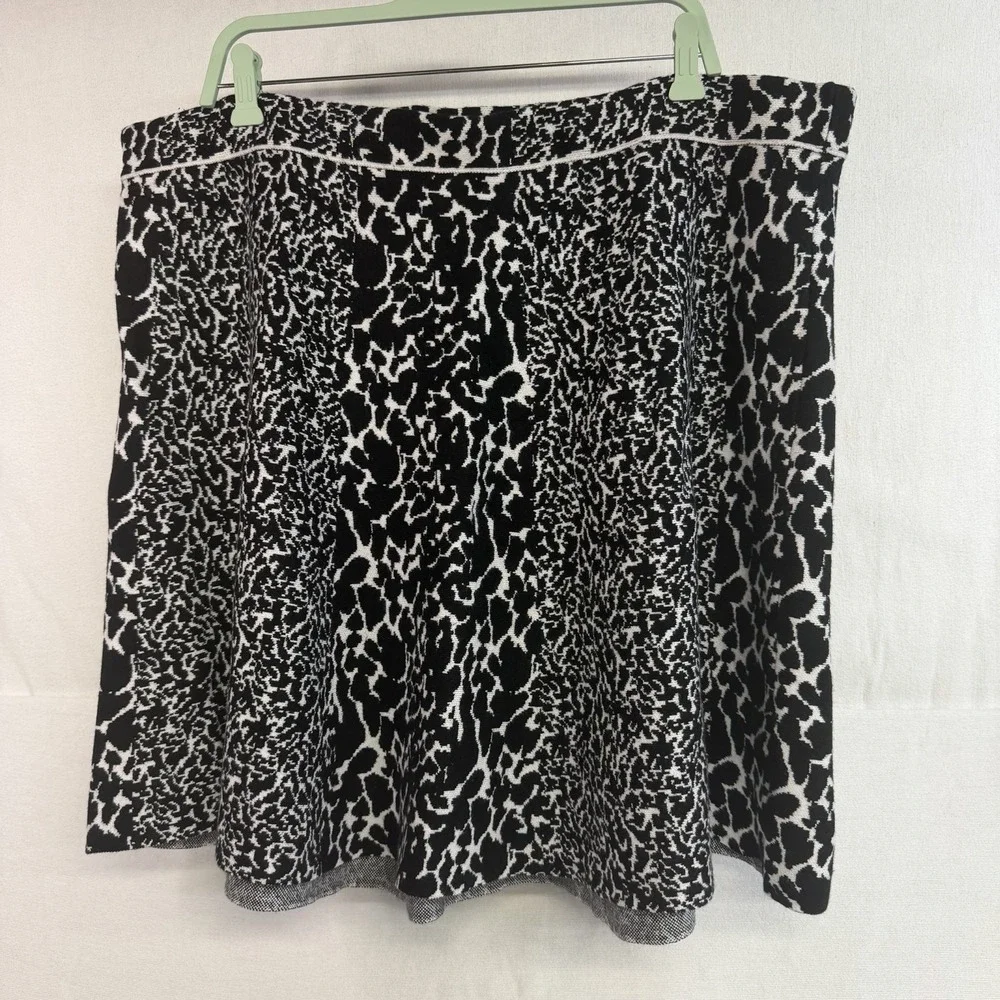 Lane Bryant Heavy Knit A-line Skirt Black White Animal Print 22/24 Plus